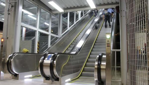 Prefeitura inaugura escadas rolantes da estação Francisco Morato