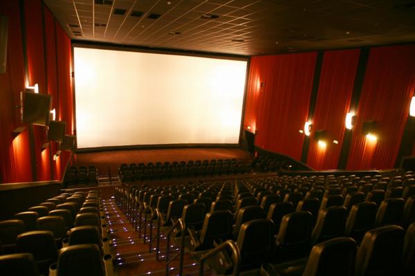 Governo de SP antecipa reabertura de cinemas, teatros e academias para cidades na fase amarela