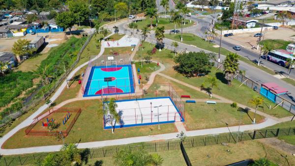 Obras de revitalização da Praça Vereador Manoel da Silva Esparrinha estão em fase final