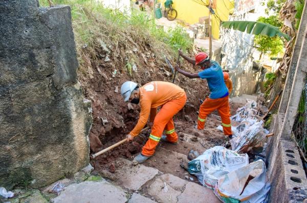 Construção de novo muro de contenção vai oferecer mais segurança na Viela da Rua Hiago Calvante 