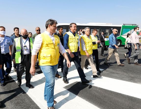 Bolsonaro participa da entrega de pista em Congonhas