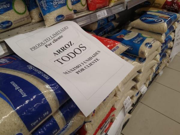 Supermercados passam a limitar venda de produtos a consumidores