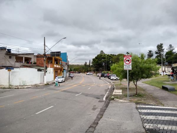 Prefeitura proíbe tráfego de caminhões aos sábados das 8h as 17h na Avenida Antonio Cândido Machado 