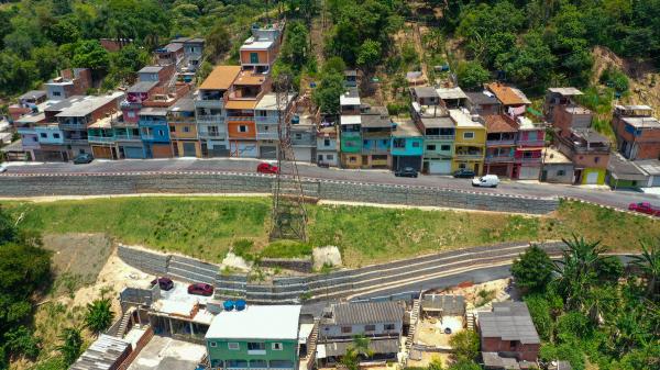 Obra de muro de arrimo no bairro Santa Terezinha em Jordanésia é concluída 