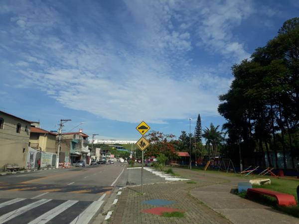 Sexta-feira será abafada e com possibilidade de chuva