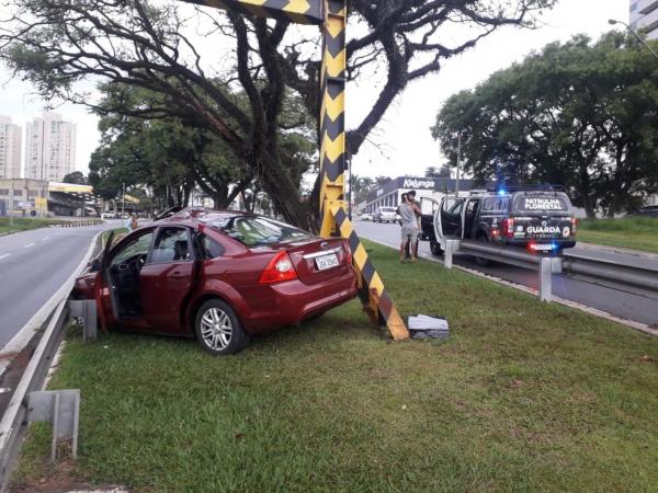 Cinco pessoas ficam feridas em acidente de carro em Jundiaí