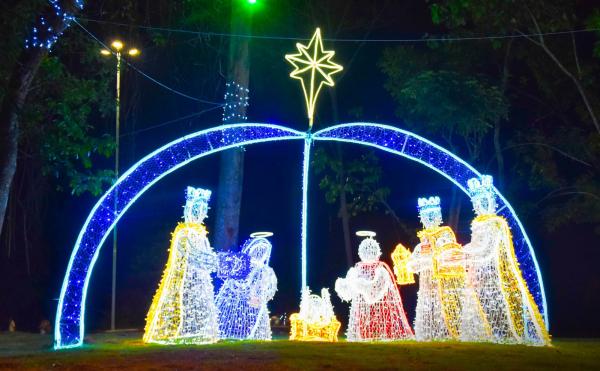 Decoração de Natal é inaugurada em Cajamar