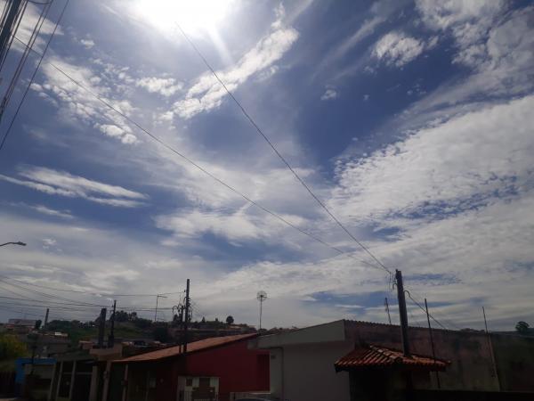 Previsão é de calor e chuva nesta terça-feira