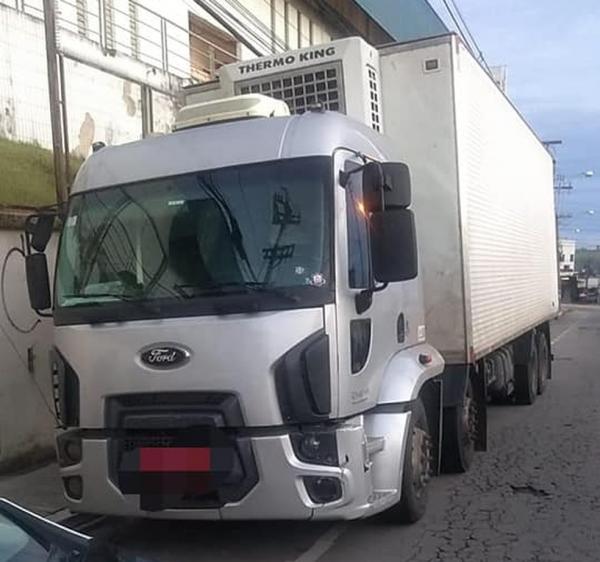 Polícia Militar recupera caminhão roubado em Várzea Paulista