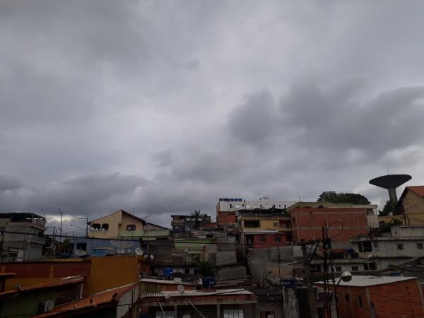 Sexta-feira tem tempo nublado e previsão de chuva