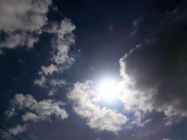 Terça-feira terá predomínio de sol e chance de temporal isolado