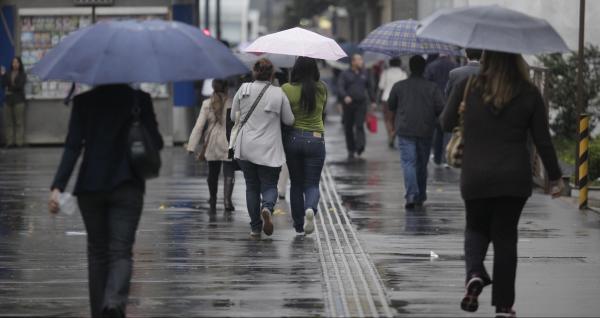 Final de semana será de chuva e frio em SP; Cajamar deve registrar queda de -11°C a partir deste sábado (21)