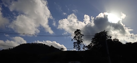 Quinta-feira (11) será de sol entre nuvens e possibilidade de chuva 