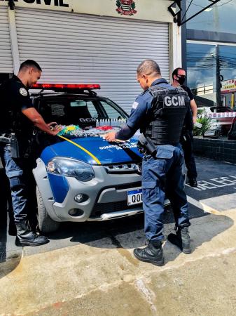 Guarda Civil apreende mais de 391 porções de drogas e prende três pessoas no Polvilho