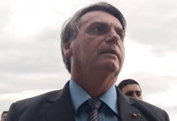 A apoiadores, Bolsonaro diz que vai meter o dedo na energia elétrica