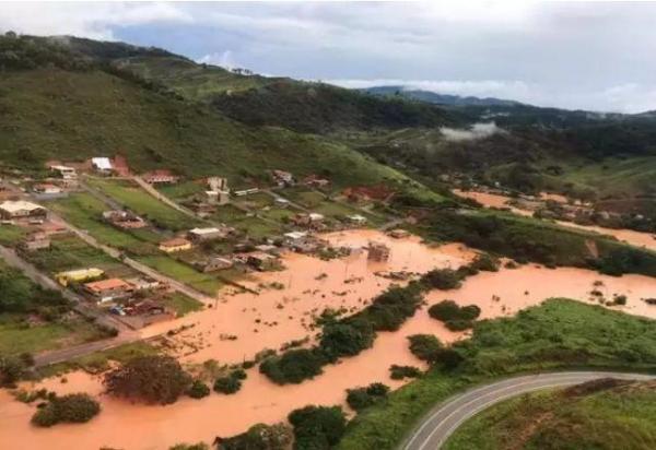 Santa Maria de Itabira entra em alerta após forte temporal