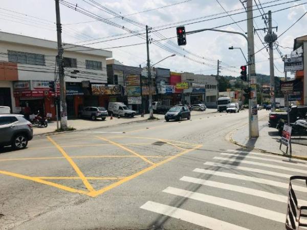 Segunda-feira será de calor com pancadas de chuva à tarde