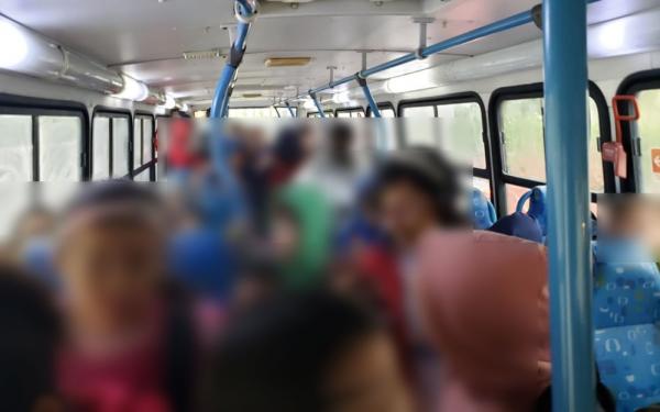 Ônibus escolar superlotado em Cajamar é flagrado pela fiscalização do TCE