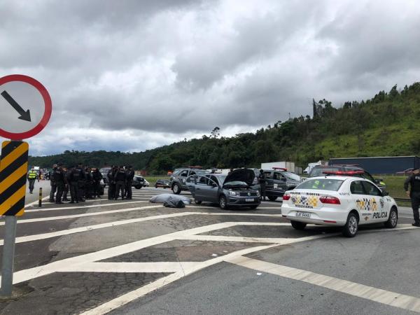 Ladrões morrem em confronto com policiais na rodovia dos Bandeirantes em Jundiaí