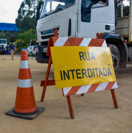 Avenida Ribeirão dos Cristais está interditada