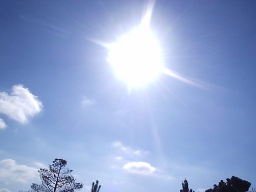 Terça-feira será típica de verão: calor e pancadas de chuvas isoladas