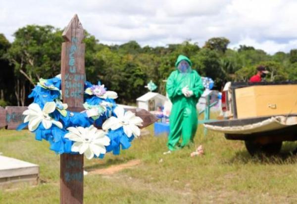 Brasil tem 373 mil mortes por covid; 1.657 apenas nas últimas 24 horas