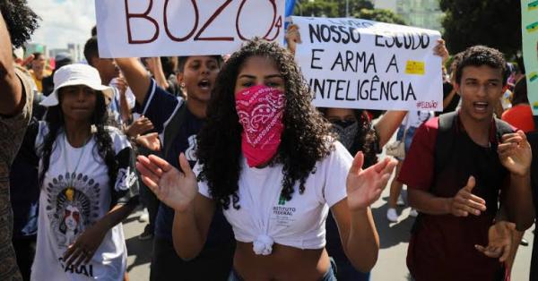 Oposição faz atos no Dia do Trabalho com protestos contra Bolsonaro