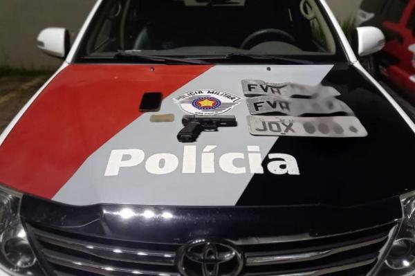 Polícia Militar prende dupla suspeita de roubar carros e sequestrar vítimas