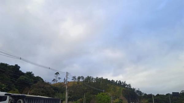 Sol aparece, mas sensação de frio predomina nesta quarta-feira (23) em Cajamar