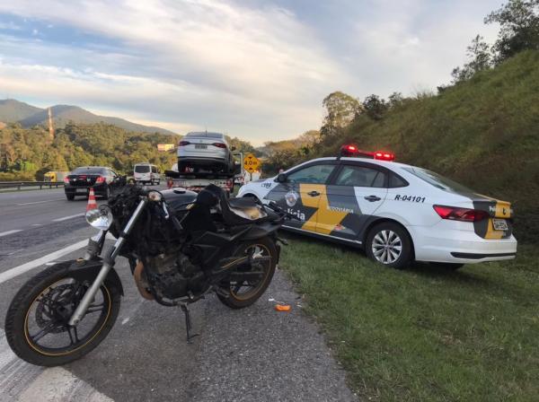 Acidente com cinco veículos na Rodovia dos Bandeirantes deixa feridos em Jundiaí