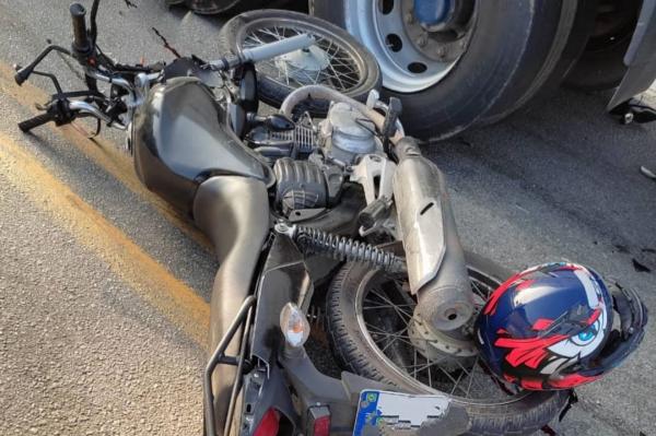 Motociclista morre em acidente com caminhão na Av. Jordano Mendes em Jordanésia 