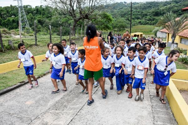 Estudantes de escolas de Cajamar participam de passeio ecológico