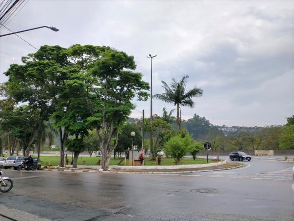 Frente fria traz chuva e queda de temperaturas na região