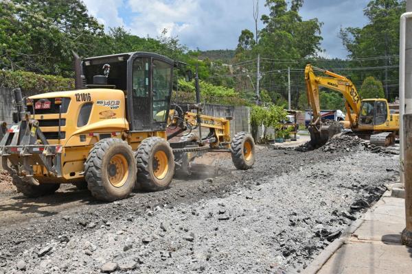 Prefeitura inicia pavimentação de trecho da Avenida Ribeirão dos Cristais  em Jordanésia