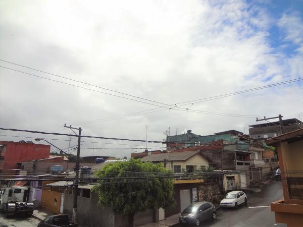 Após madrugada chuvosa, previsão é de mais chuva durante todo o dia nesta sexta-feira