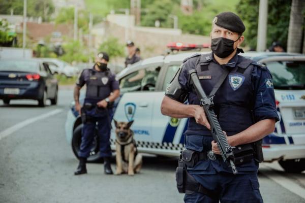 Equipes da GCM de Santana de Parnaíba prendem traficante com mais de 2.600 porções de drogas