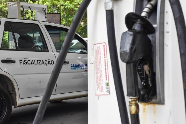 Cajamar fiscaliza postos de gasolina 