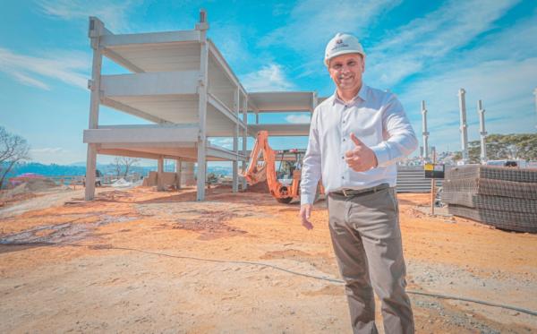 Santana de Parnaíba inicia construção do Colégio Municipal no Bairro 120