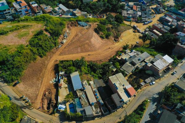 Ruas do bairro Paraíso recebem nova rede de drenagem