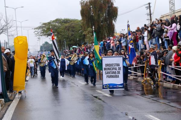 Parnaíba reúne milhares de pessoas no Desfile de Sete de Setembro