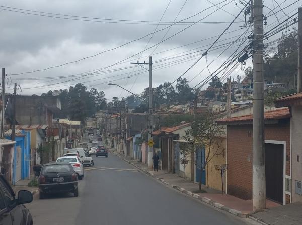 Primavera começa com chuva e tempo nublado em Cajamar