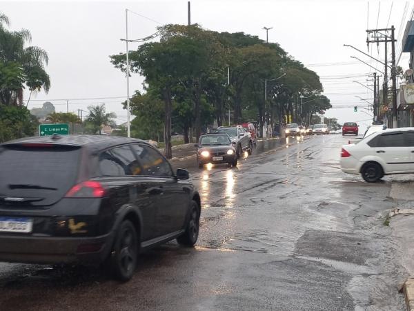 Semana inicia com pancadas de chuva e céu nublado em Cajamar