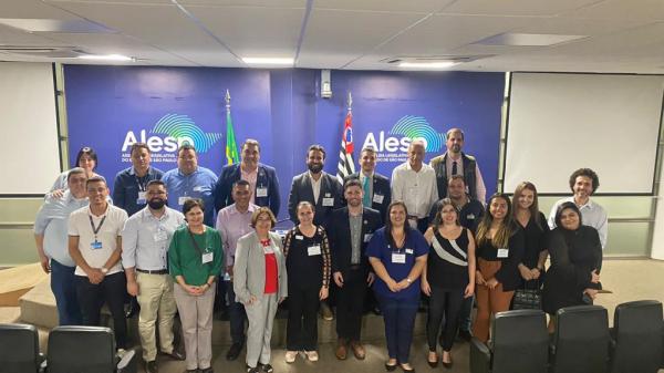 Membros da Escola do Legislativo de Cajamar participam do 1º Encontro SispeLegis