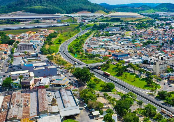 Primavera termina com céu nublado e presença de chuva