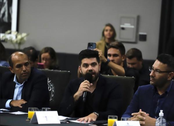 Tarcísio de Freitas se reúne com prefeitos de Cajamar, Caieiras, Franco da Rocha e mais 17 cidades