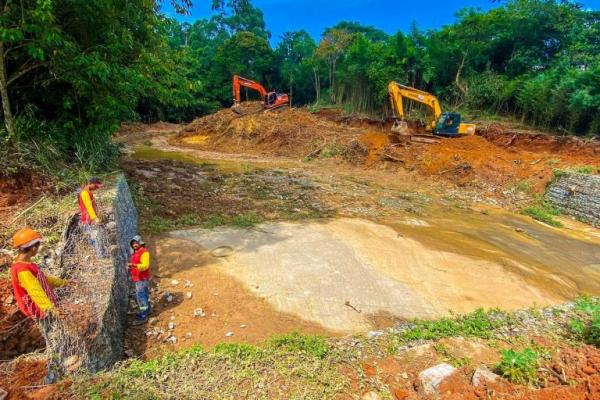 Danilo Joan começa 11 novas obras emergenciais para conter enchentes