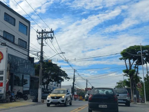 Sol entre nuvens e temperaturas em elevação na manhã cajamarense