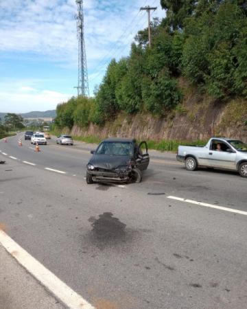 Colisão frontal deixa feridos em rodovia de Franco da Rocha