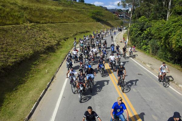 Passeio ciclístico reuniu cerca de 2 mil ciclistas e realizou sorteio de bicicletas