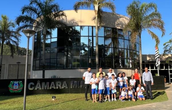 Alunos do ensino fundamental visitam a Câmara de Cajamar